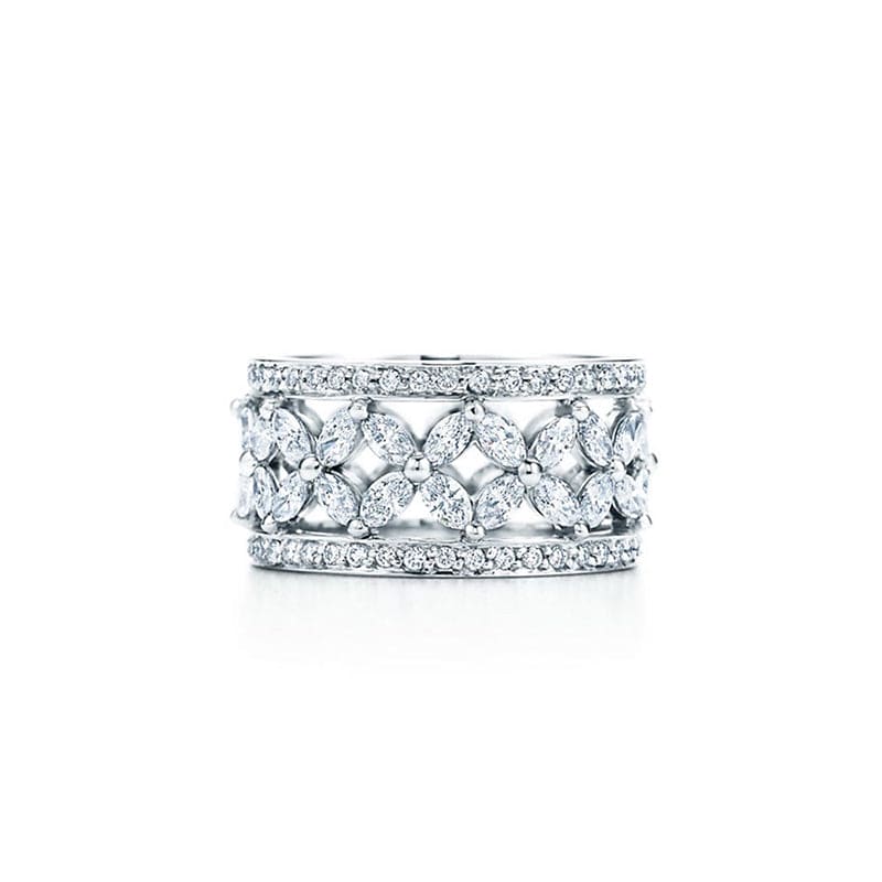 18K T Victoria Ring