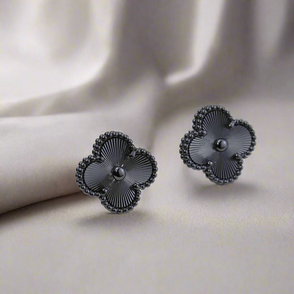 18K Vintage Alhambra Black Earrings