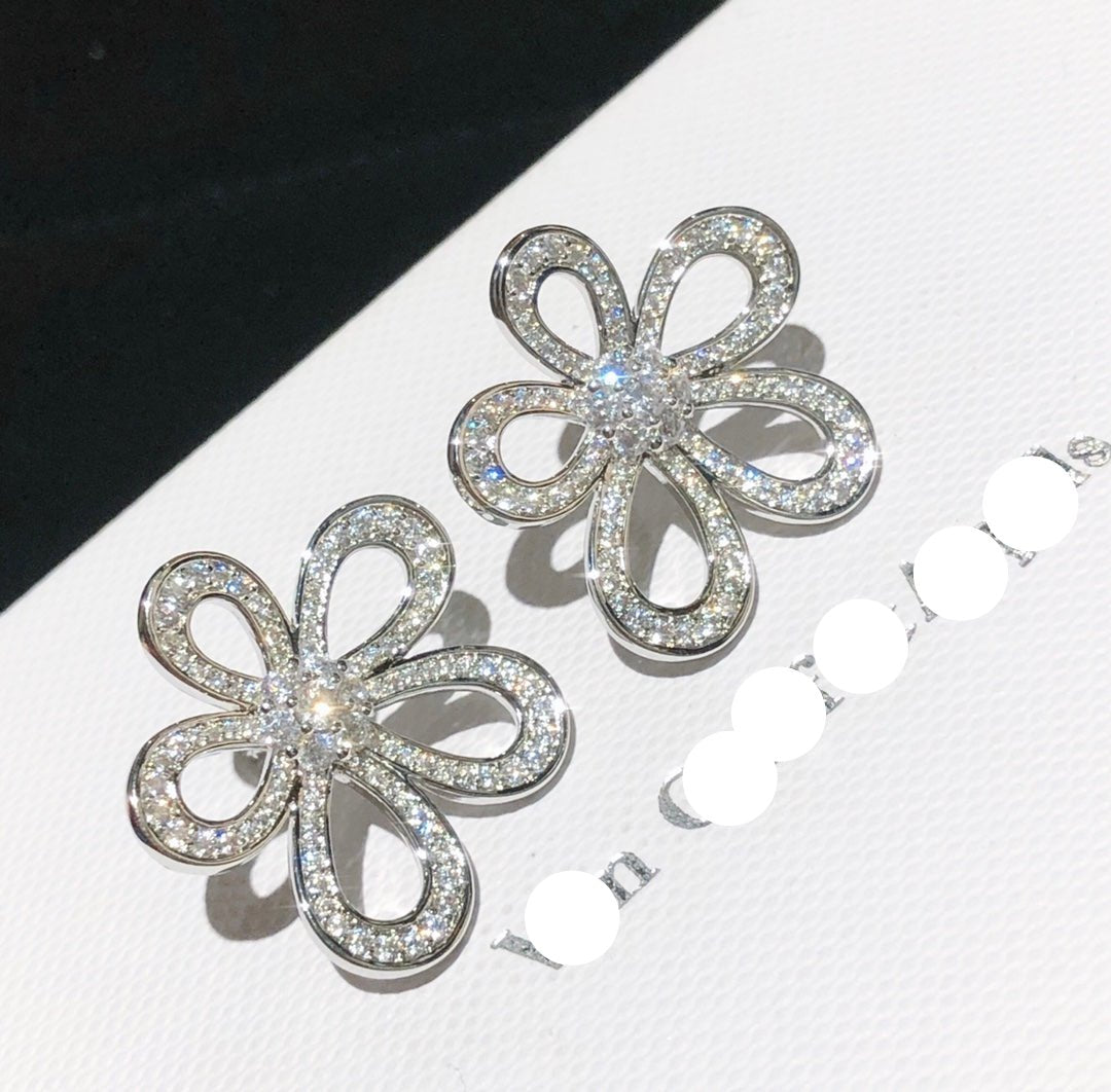 18k Flowerlace Earrings